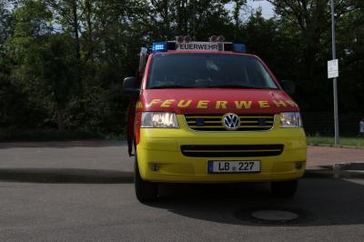 Ludwigsburg - Eglosheim: Explosion in Stromkraftwerk - Grosseinsatz mehrerer hundert Rettungskraefte